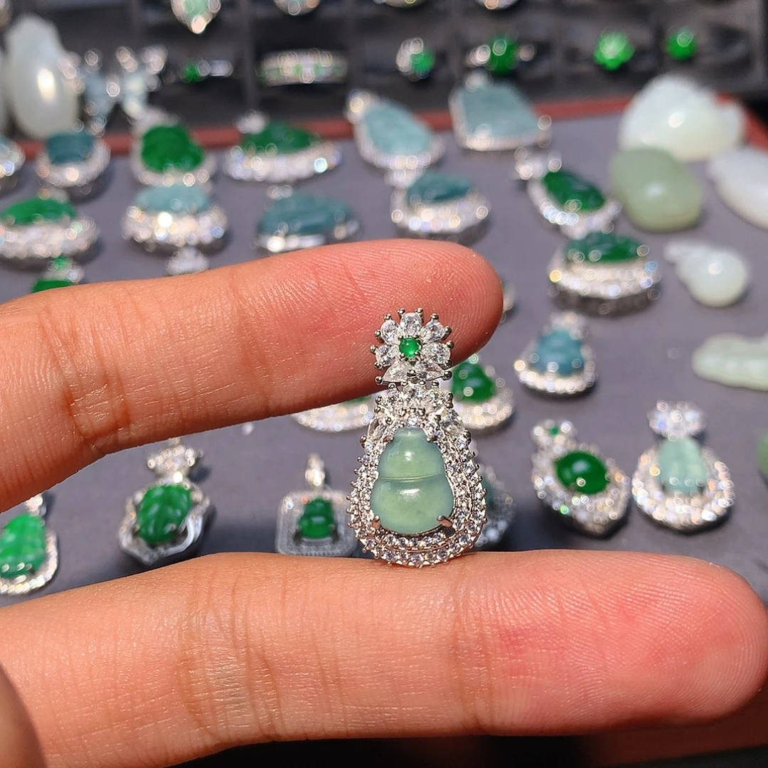 翡翠未镶嵌吊坠(不含链)