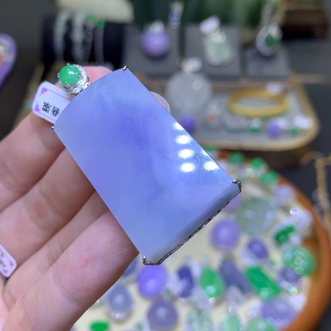 翡翠18K金镶嵌颈饰翡翠吊坠项链