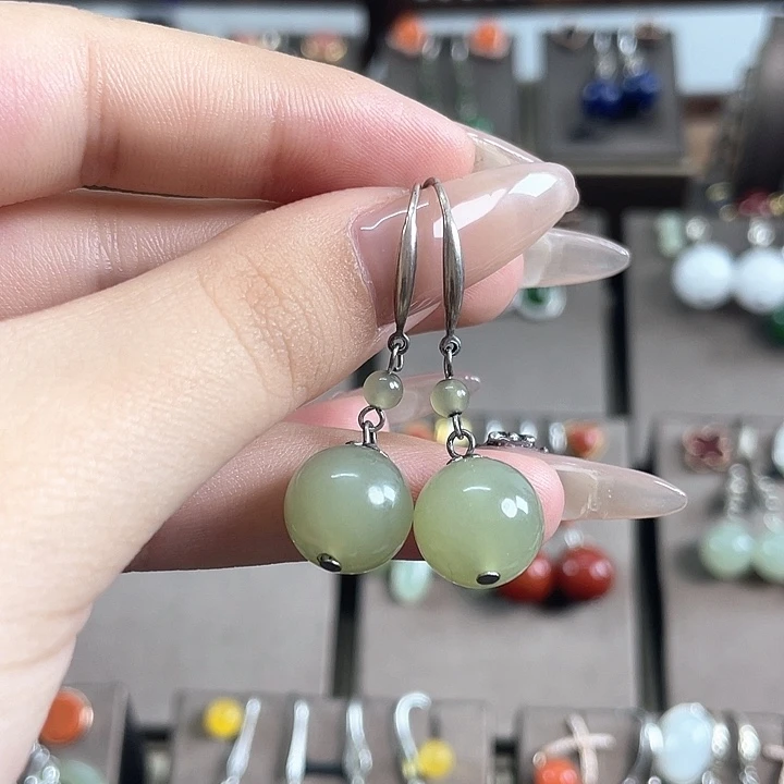 和田玉银S925镶嵌耳饰12左右