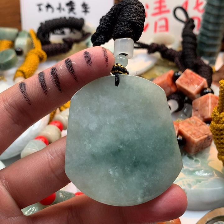 翡翠未镶嵌颈饰保真天然a货翡翠