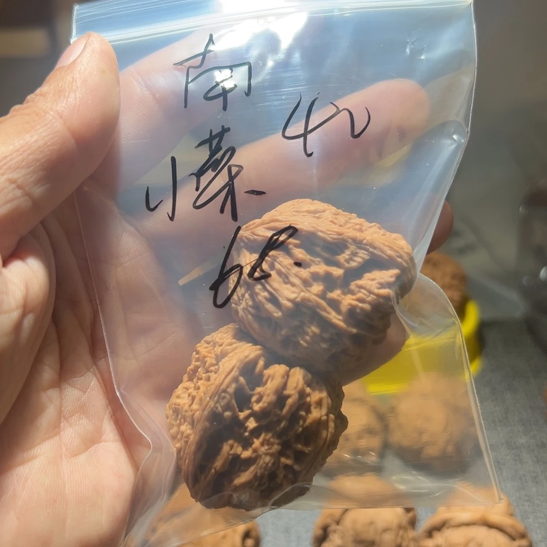 蔡***菜文玩核桃手玩把件南疆石