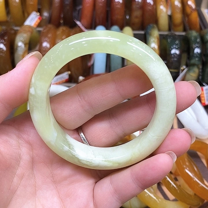 未镶嵌蛇纹石玉手镯