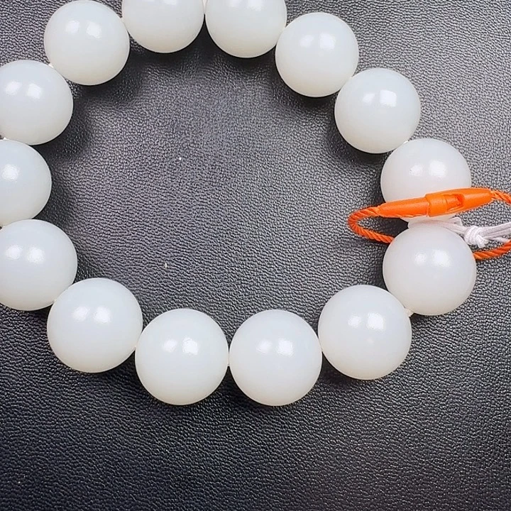 萨***姆和田玉未镶嵌挂件