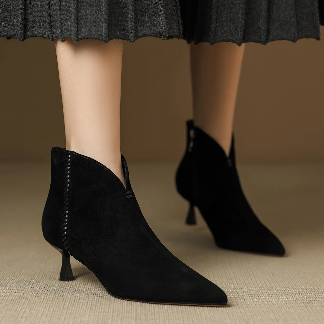 5cm复古风真皮靴子细跟百搭尖头v口裸靴秋冬新款黑色绒面高跟短靴