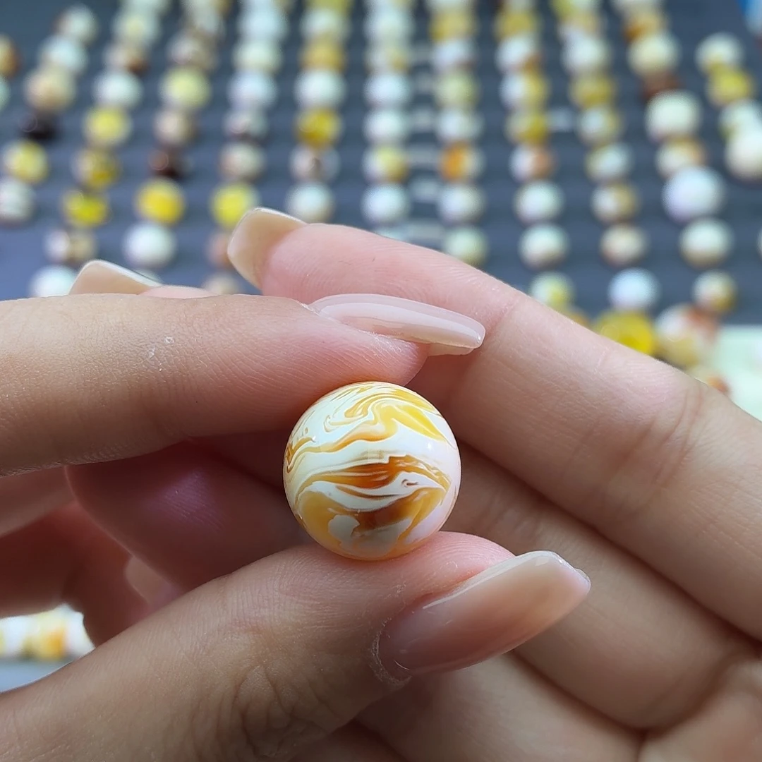 琥珀未镶嵌裸石16mm