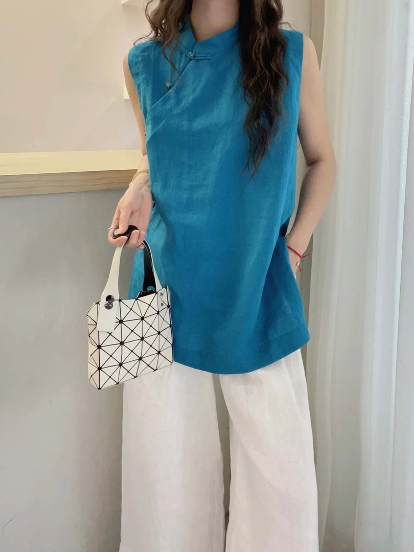 夏日绝美穿搭上衣小众不撞款新中式国风气质蓝色盘扣无袖衬衫2025
