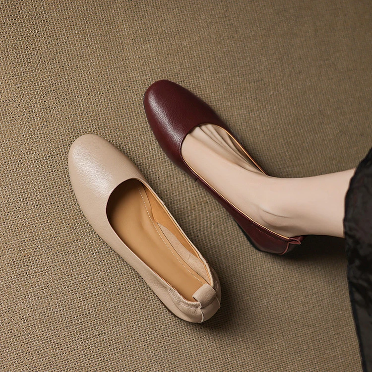 超级舒服新款羊皮版奶奶鞋舒适不累脚百搭软底圆头浅口粗跟单鞋女