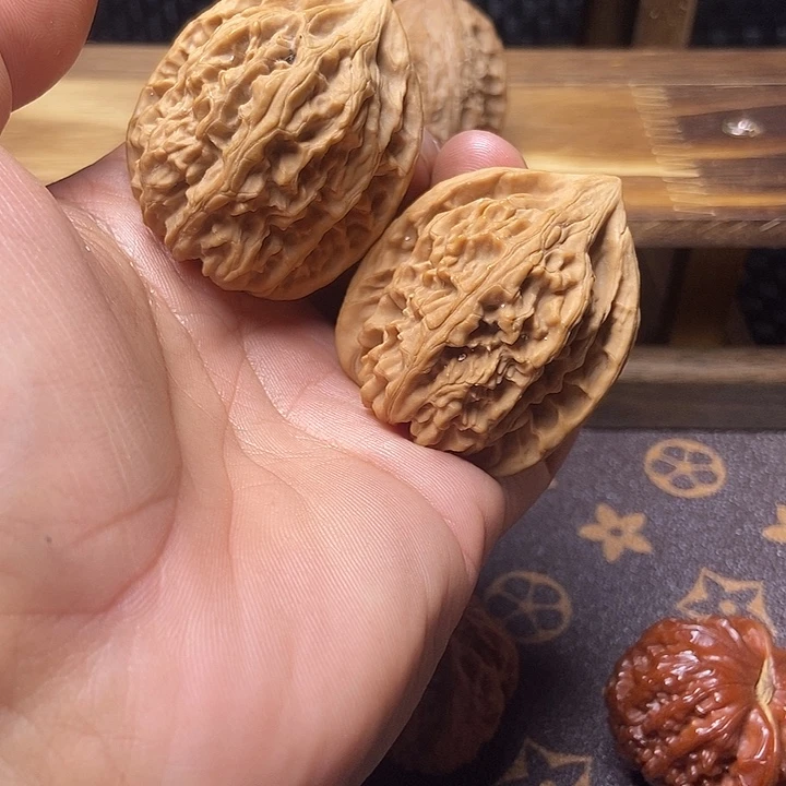 文玩核桃放大漏漏