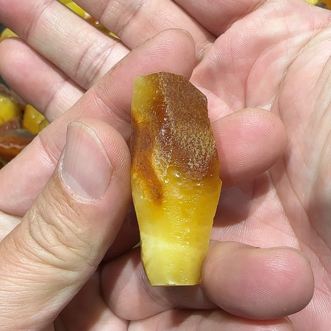 定制琥珀未镶嵌蜜蜡