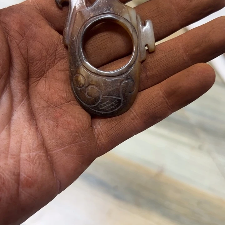 和田玉（青白玉）未镶嵌挂件