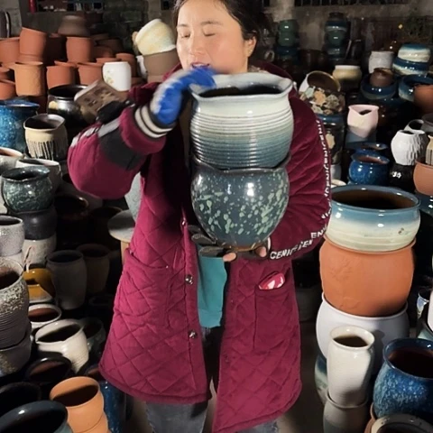 口19高19瑕疵盆子。