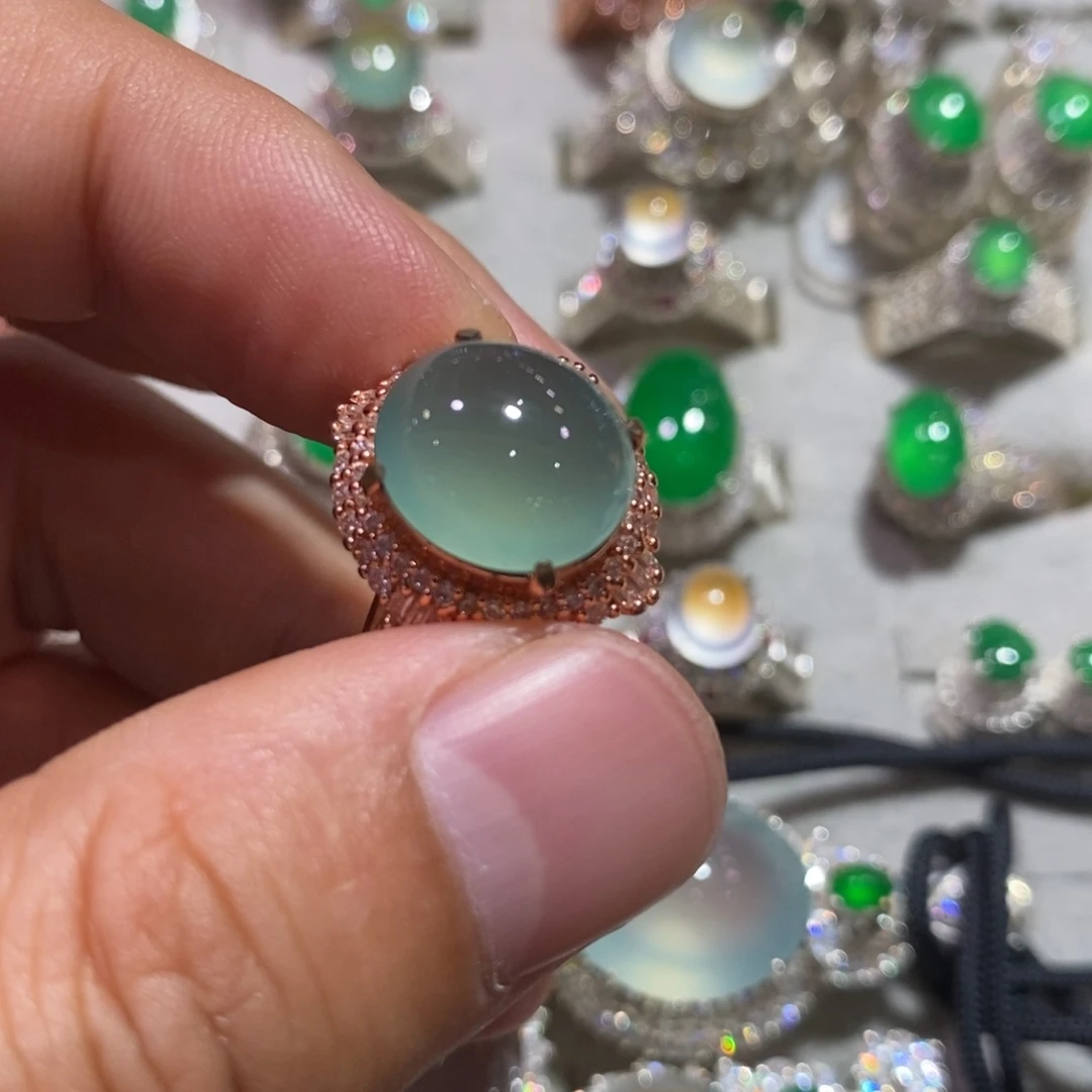 定制翡翠未镶嵌湖水绿13.5mm