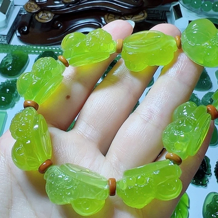 等***待未镶嵌蛇纹石玉手链