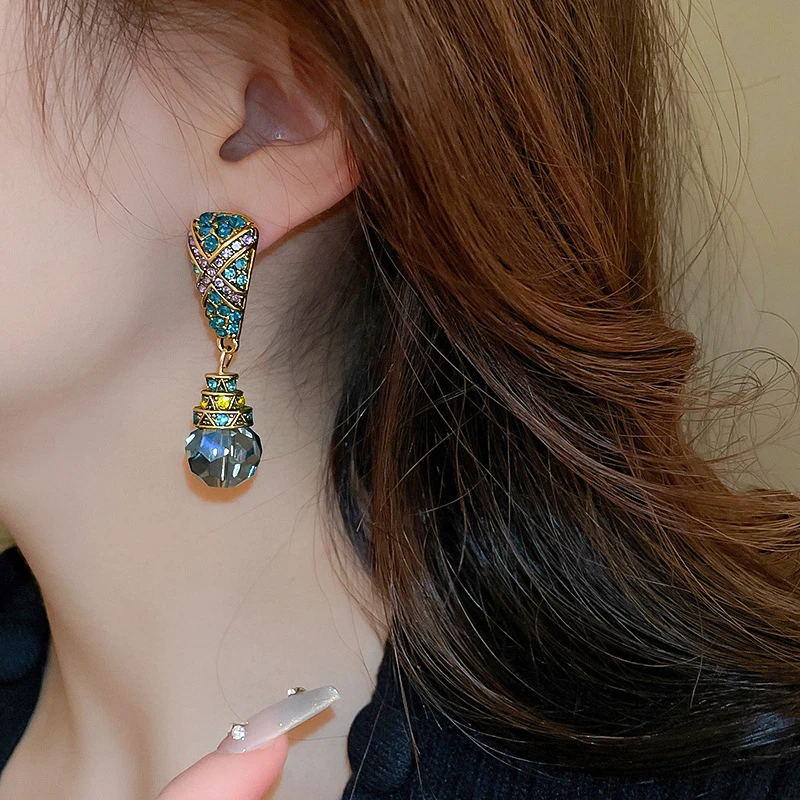铜合金耳饰 【楼兰】法式复古镶钻几何水滴银针耳环时尚小众宫廷风