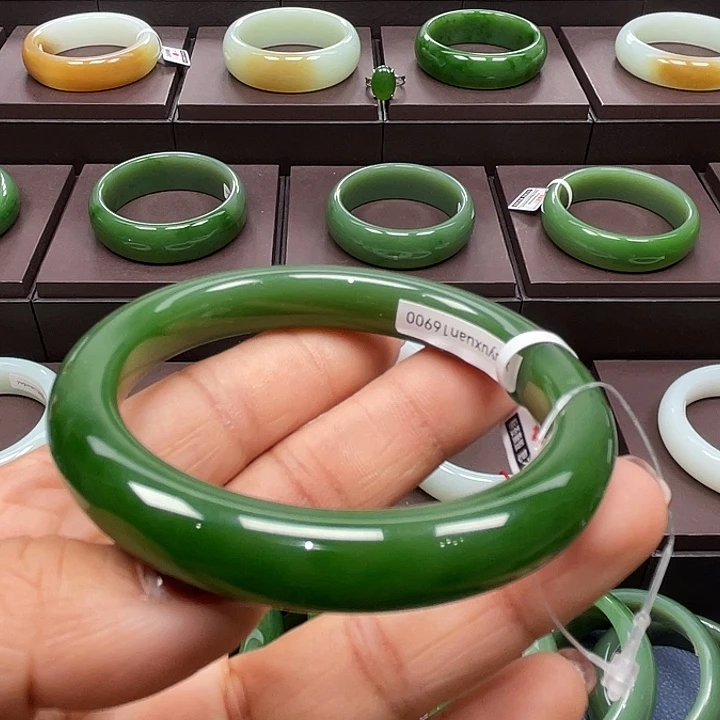 和田玉未镶嵌手镯5657