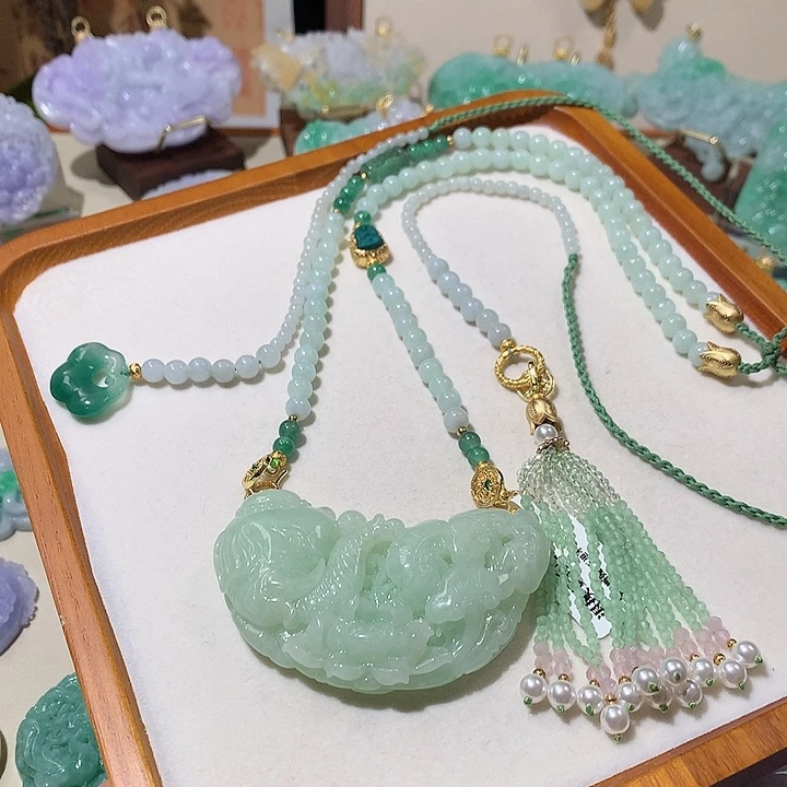 翡翠未镶嵌颈饰翡翠吊坠