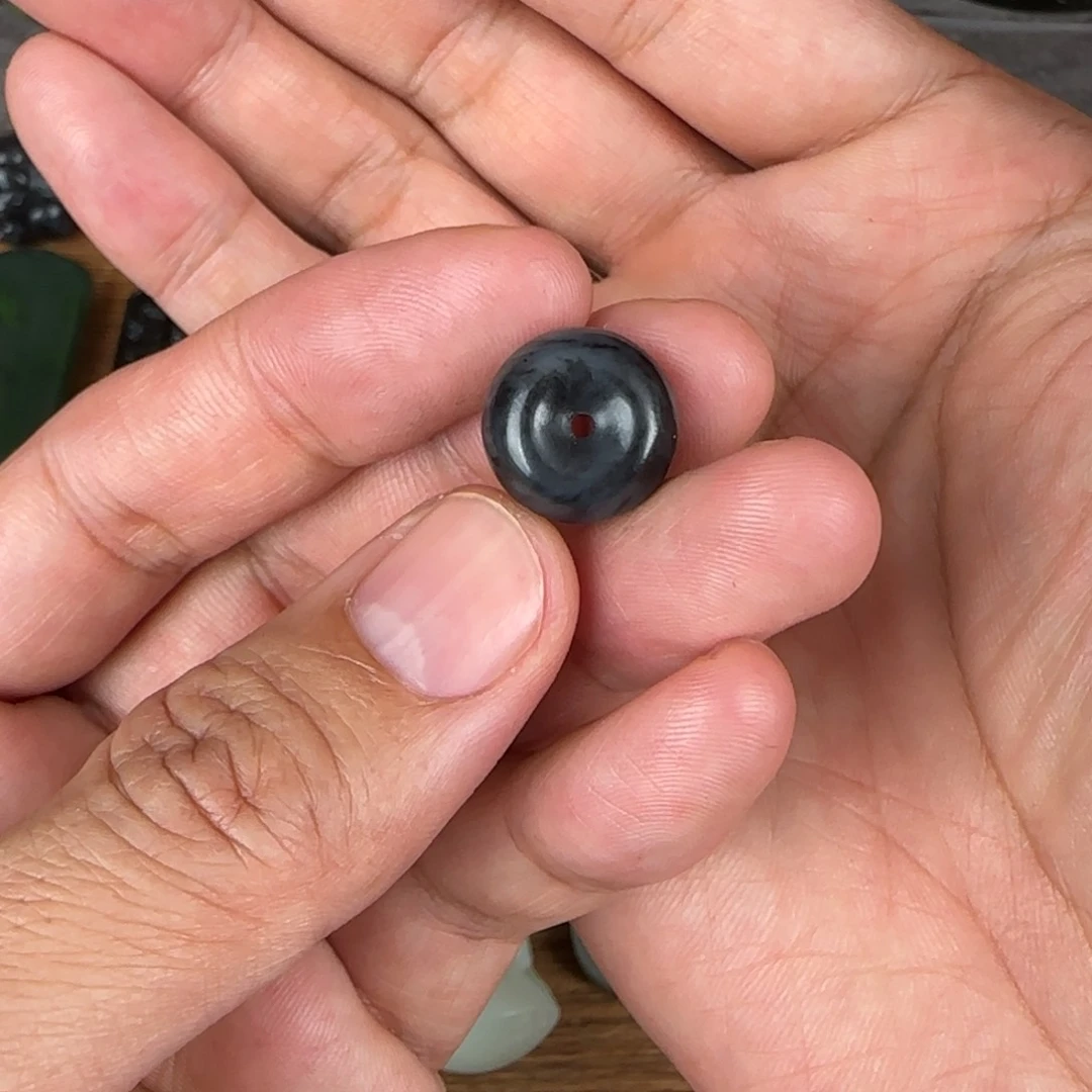 和田玉珠子未镶嵌M*?