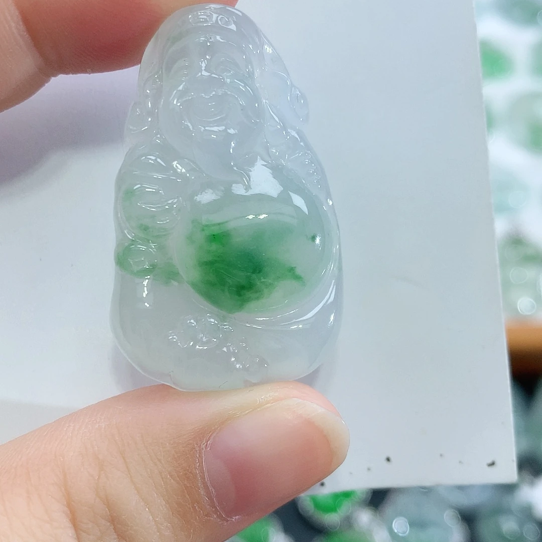 翡翠未镶嵌颈饰财爷