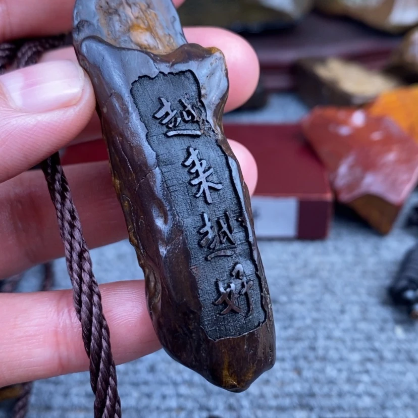 【闪购商品】原石雕刻手把件