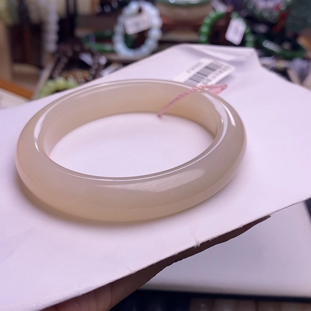 颈饰未镶嵌和田玉毕业级老坑料浓红粉手镯57.6