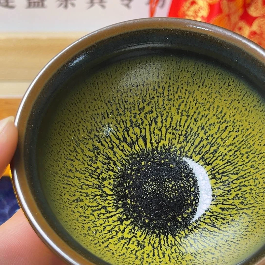 茶盏在你面前装着不在意自己不