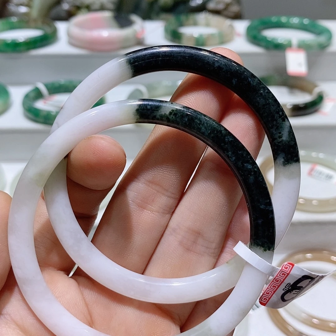 独山玉未镶嵌手镯