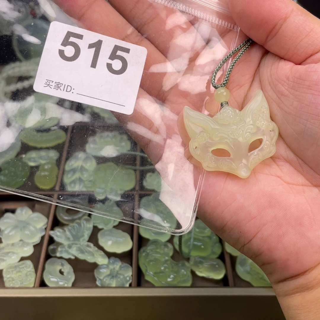 未镶嵌蛇纹石玉颈饰