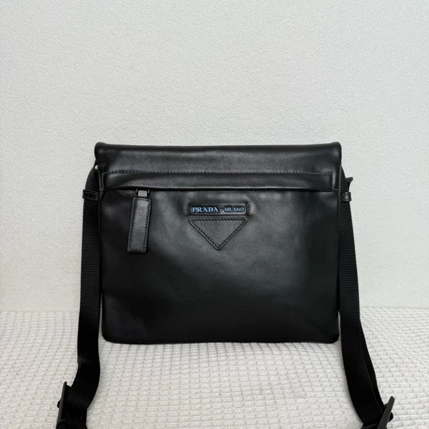 99新 Prada/普拉达 98新/7875时尚休闲百搭黑色全皮单肩包