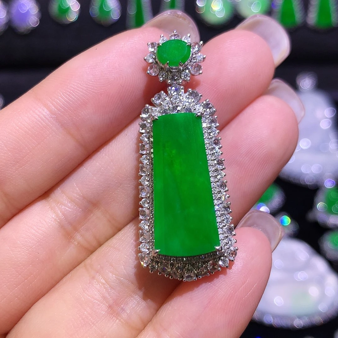 翡翠18K金镶嵌颈饰高冰满绿