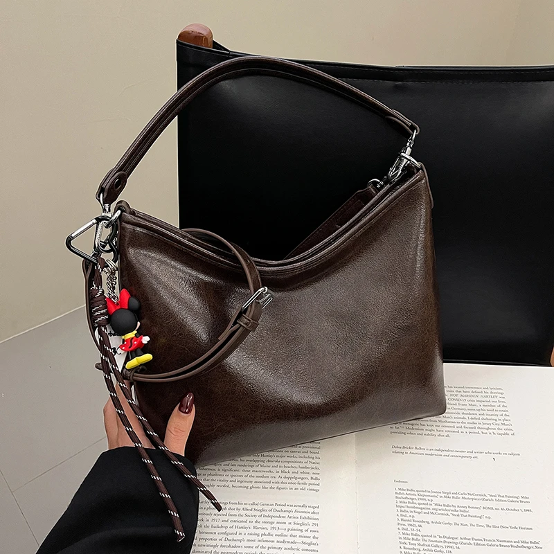 百搭通勤女士单肩斜挎包休闲柔软包包时尚小众腋下大容量单肩包