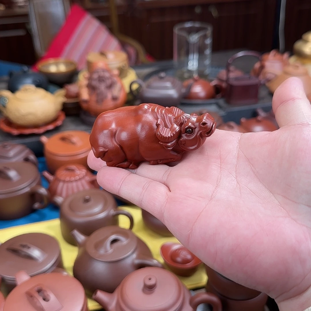 紫砂茶壶牛气冲天