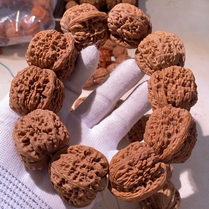 手串文玩核桃…………5