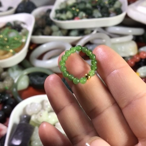 未镶嵌戒指和田玉（碧玉）