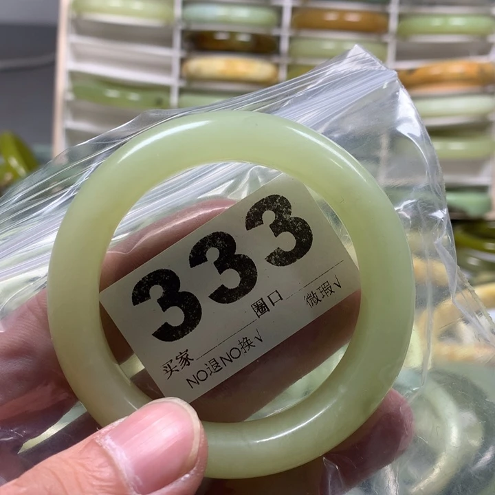 蛇纹石玉手镯未镶嵌G*D