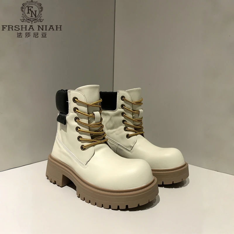 法莎尼亚防水防滑男士短靴美式复古户外工装男靴英伦风时尚马丁靴