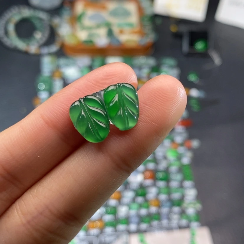 【闪购商品】翡翠挂件未镶嵌叶子