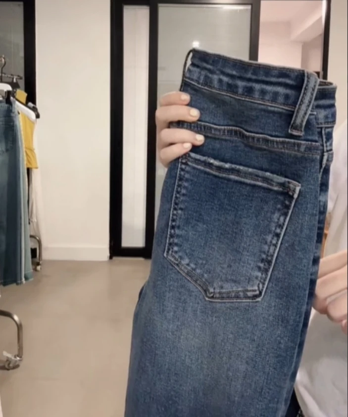 百搭单裤腿破洞铅笔牛仔裤  225721