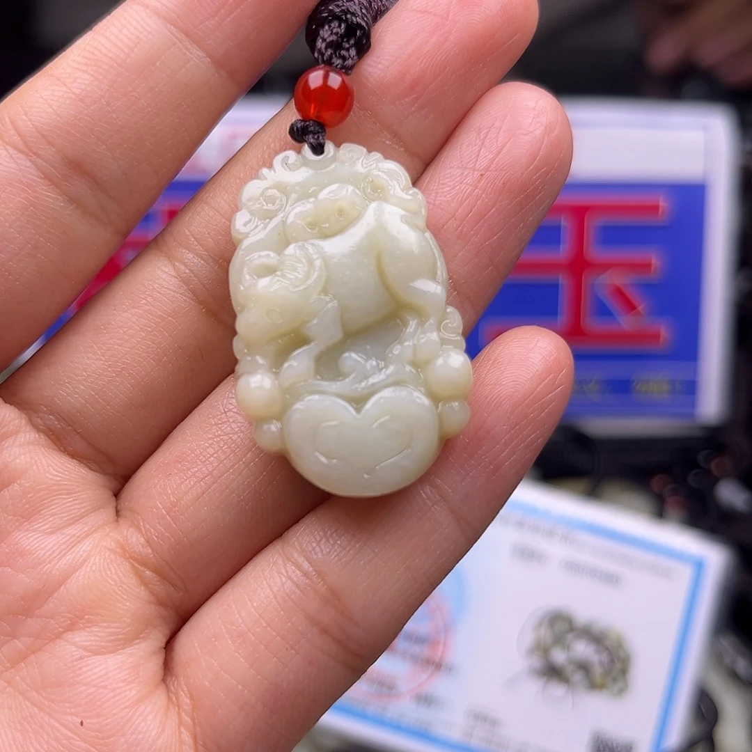 颈饰未镶嵌和田玉