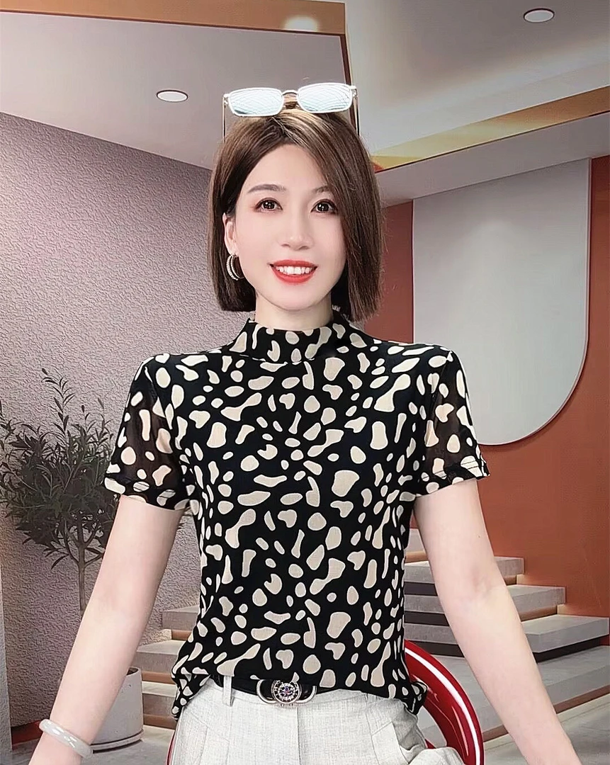时尚豹纹高级感半高领短袖T恤女2025夏季新款气质印花别致打底衫