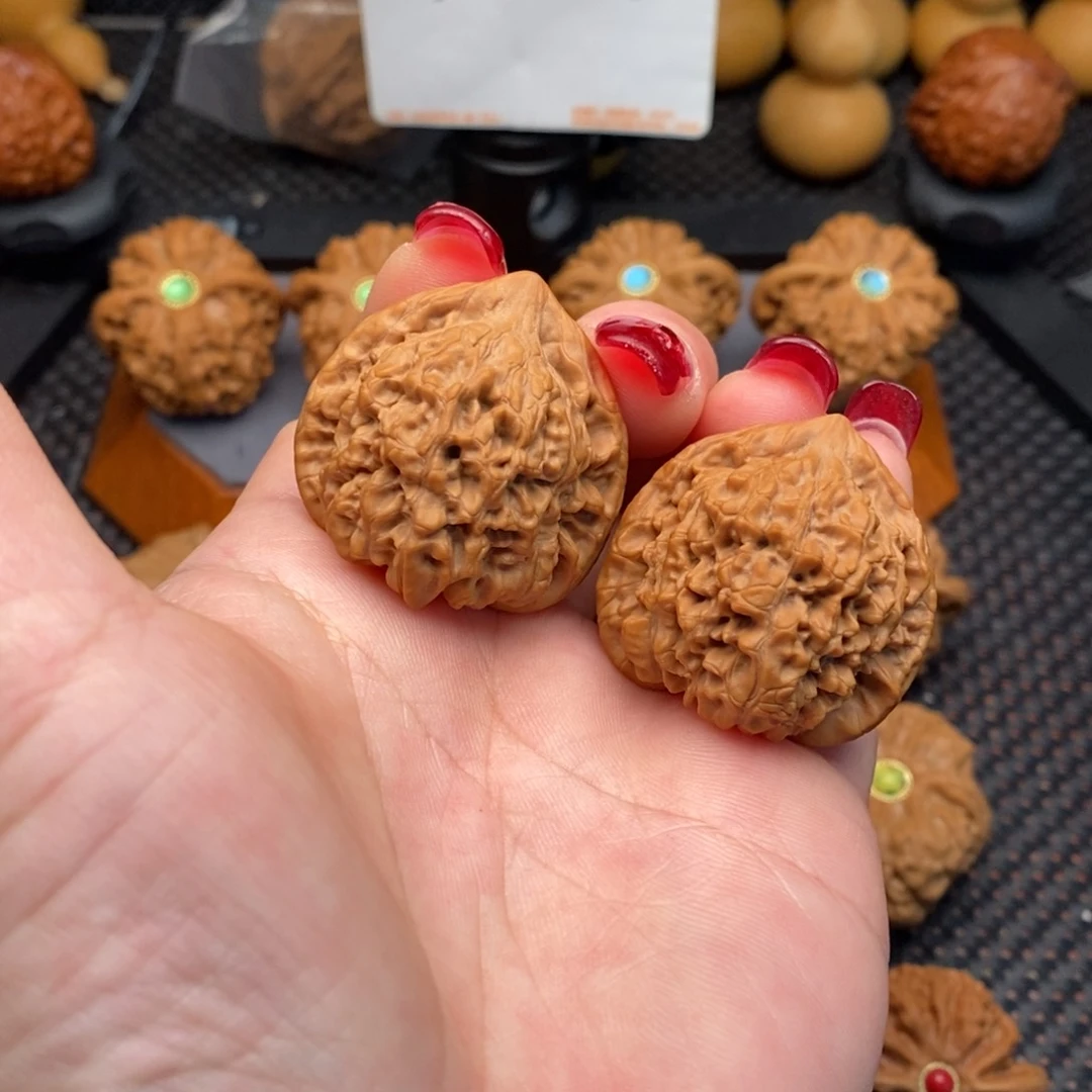 文玩核桃把件野生果小官帽35尺