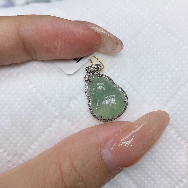 颈饰18K金镶嵌翡翠