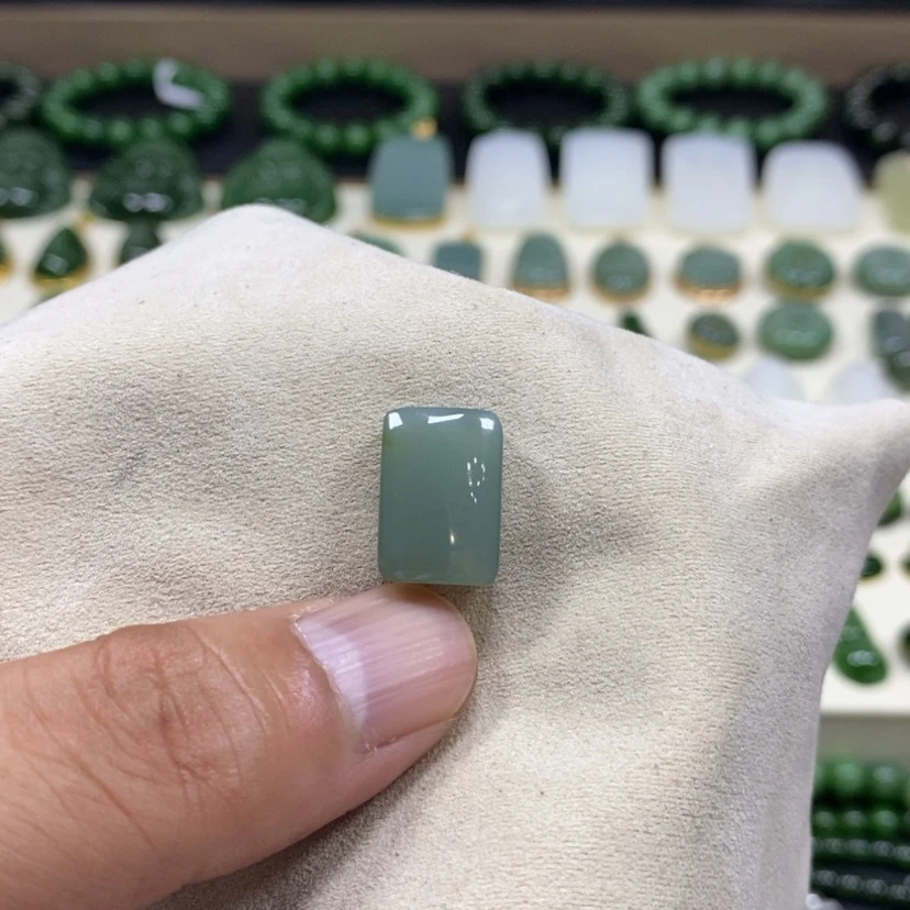 【闪购商品】颈饰未镶嵌和田玉（碧玉）