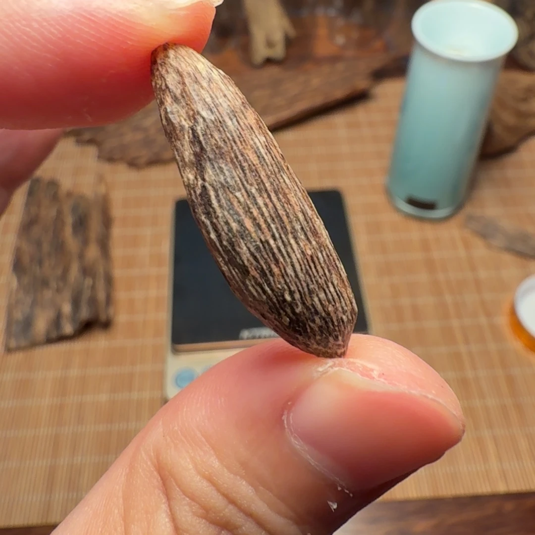 沉香海南黄油格瓜子