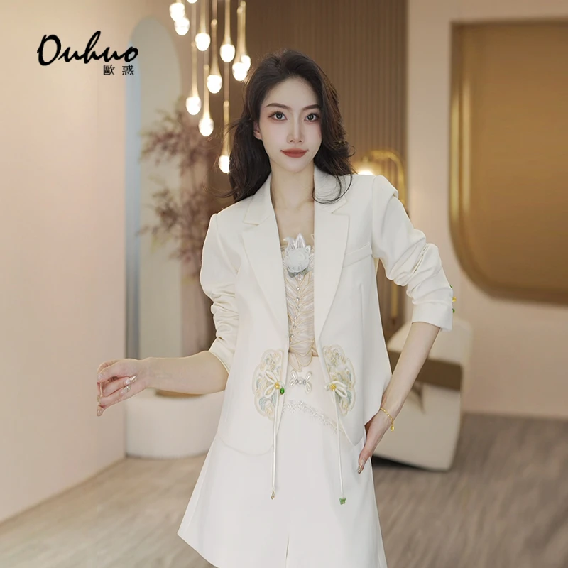 【现货福利】2025春秋新款中式国风轻奢刺绣短款西装外套OHNAH03038