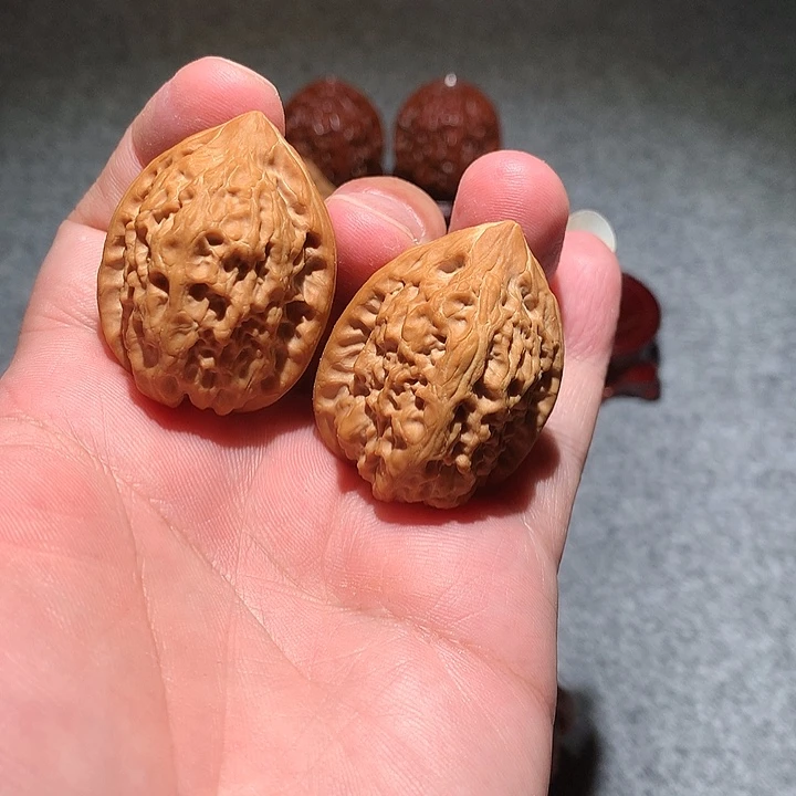 C***g把件文玩核桃沈阳鸡心32