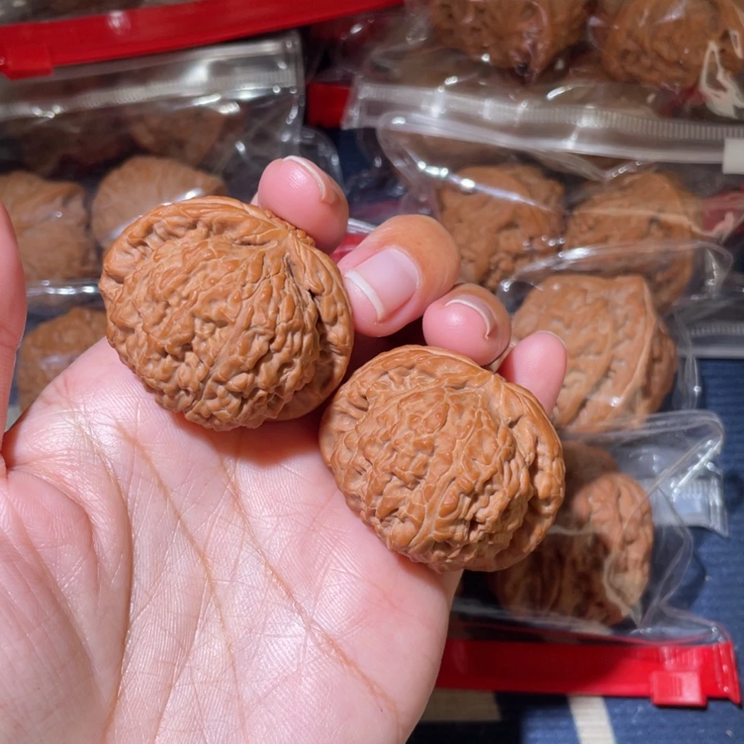 L***…文玩核桃吊坠闷白41