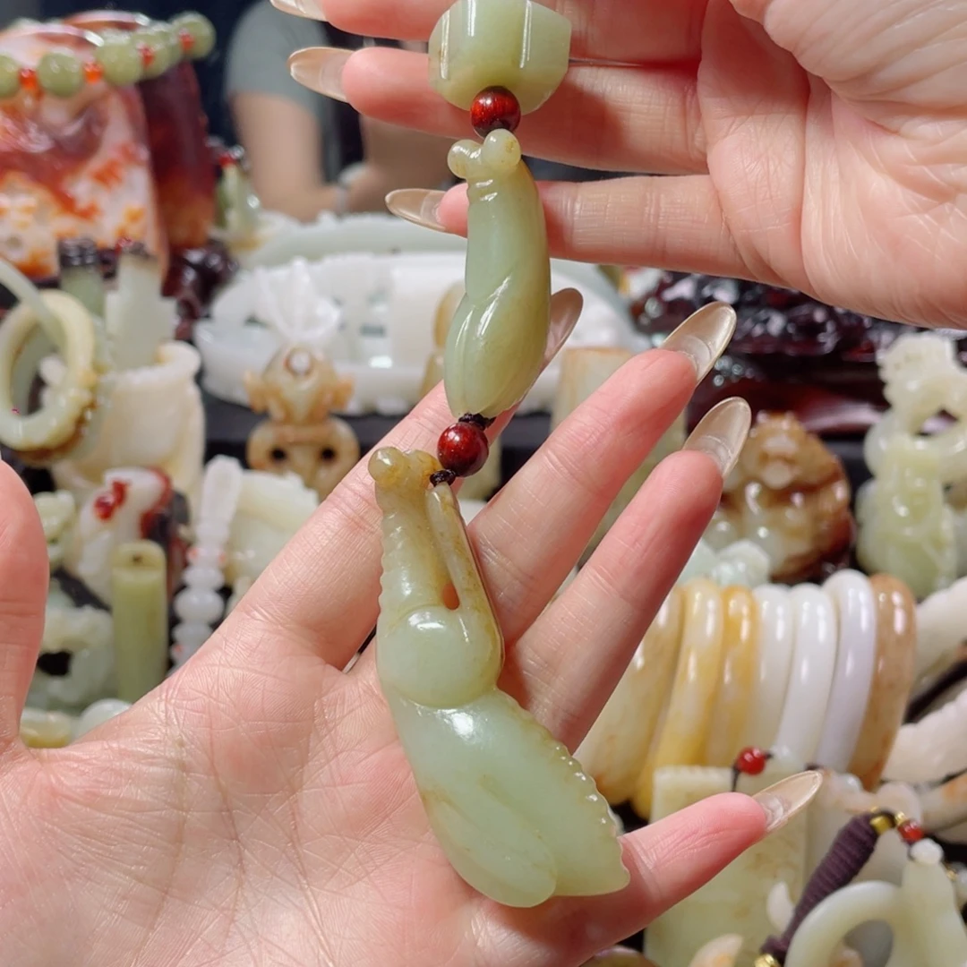 忠***堂和田玉未镶嵌把件