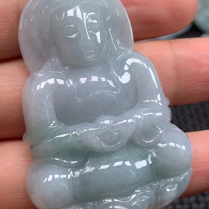 颈饰未镶嵌翡翠观音