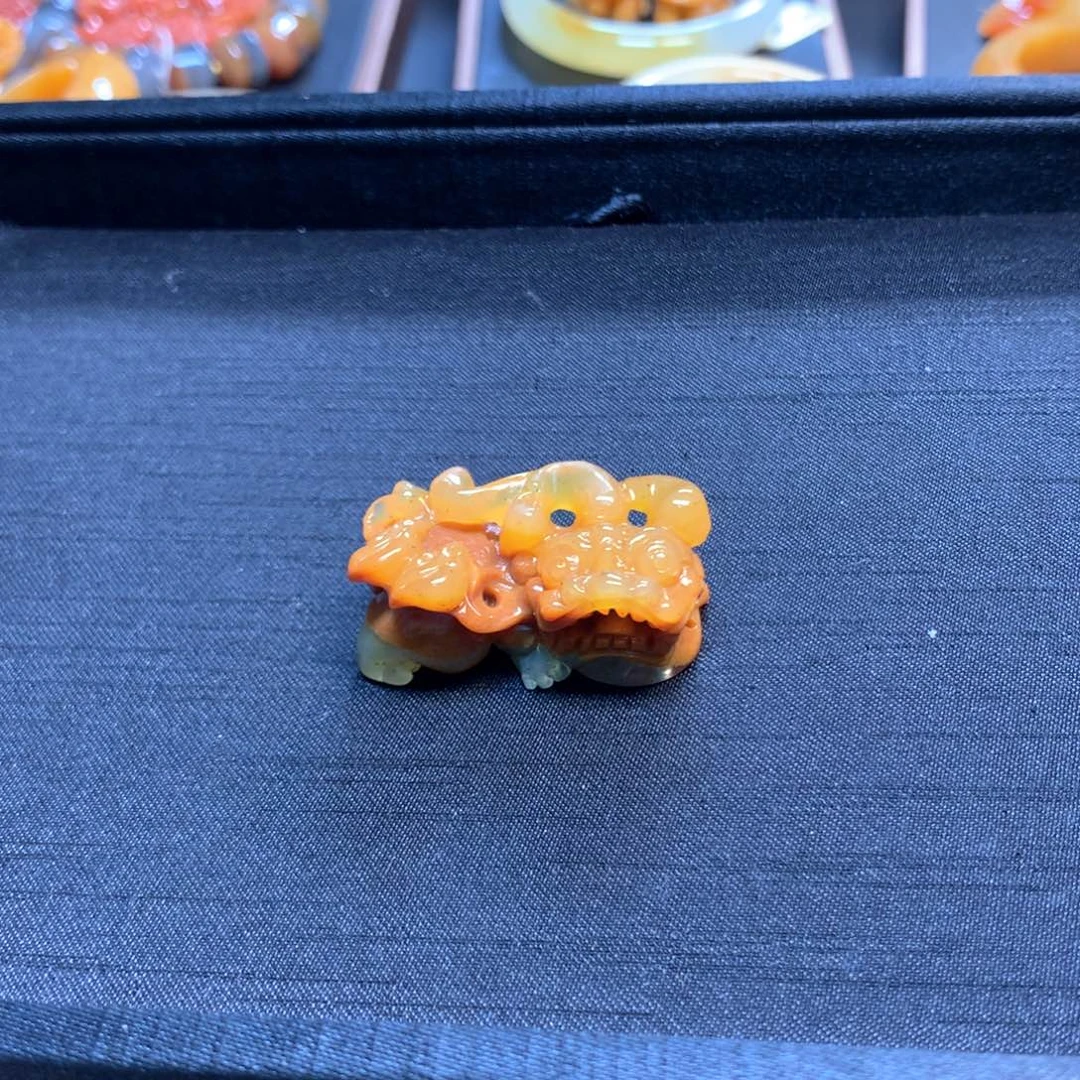 石英质玉（黄龙玉）未镶嵌挂件