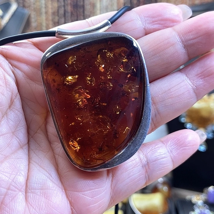 琥珀颈饰银S925镶嵌吊坠